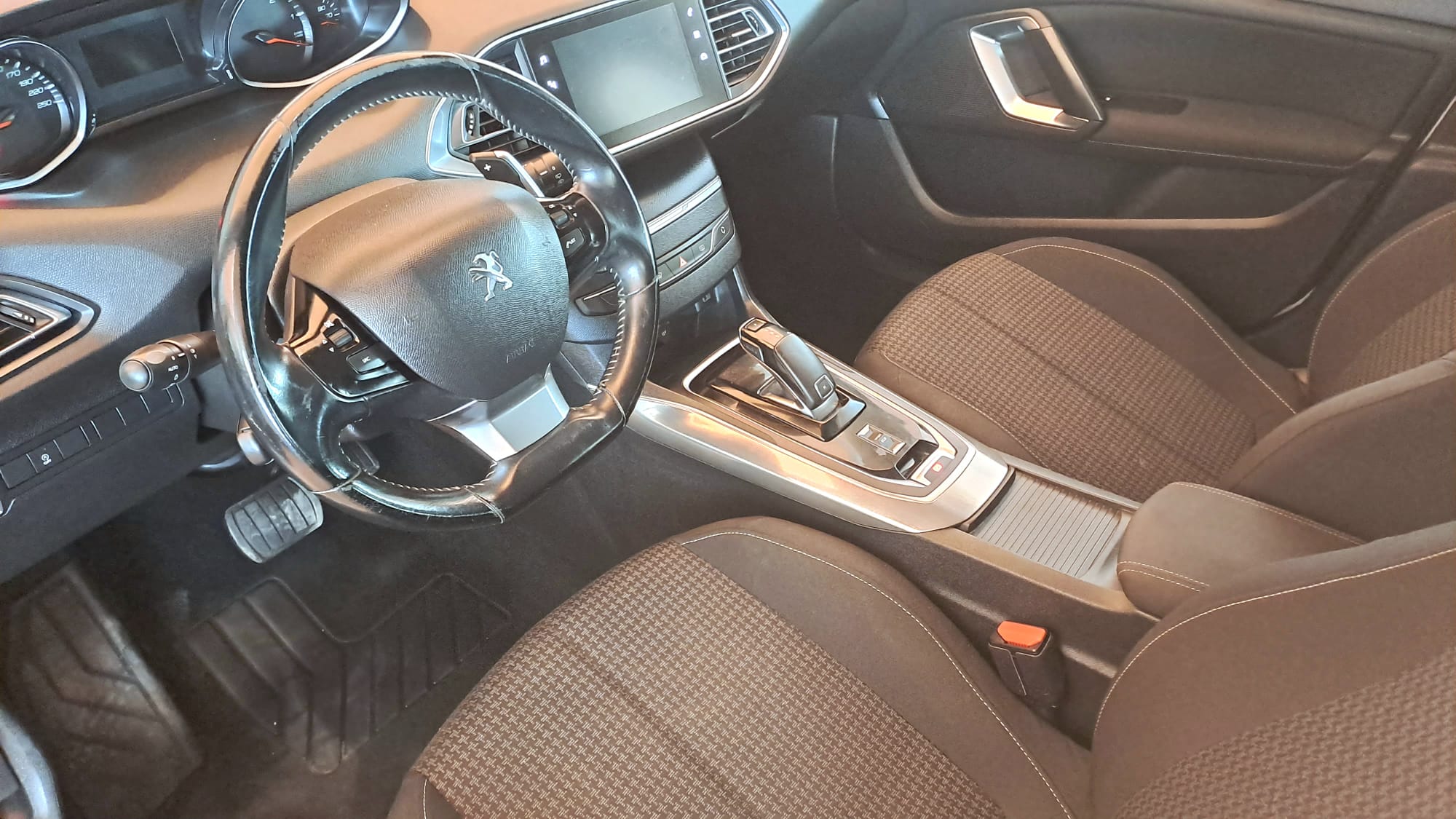 PEUGEOT 308 HDi 130 CV AUT
