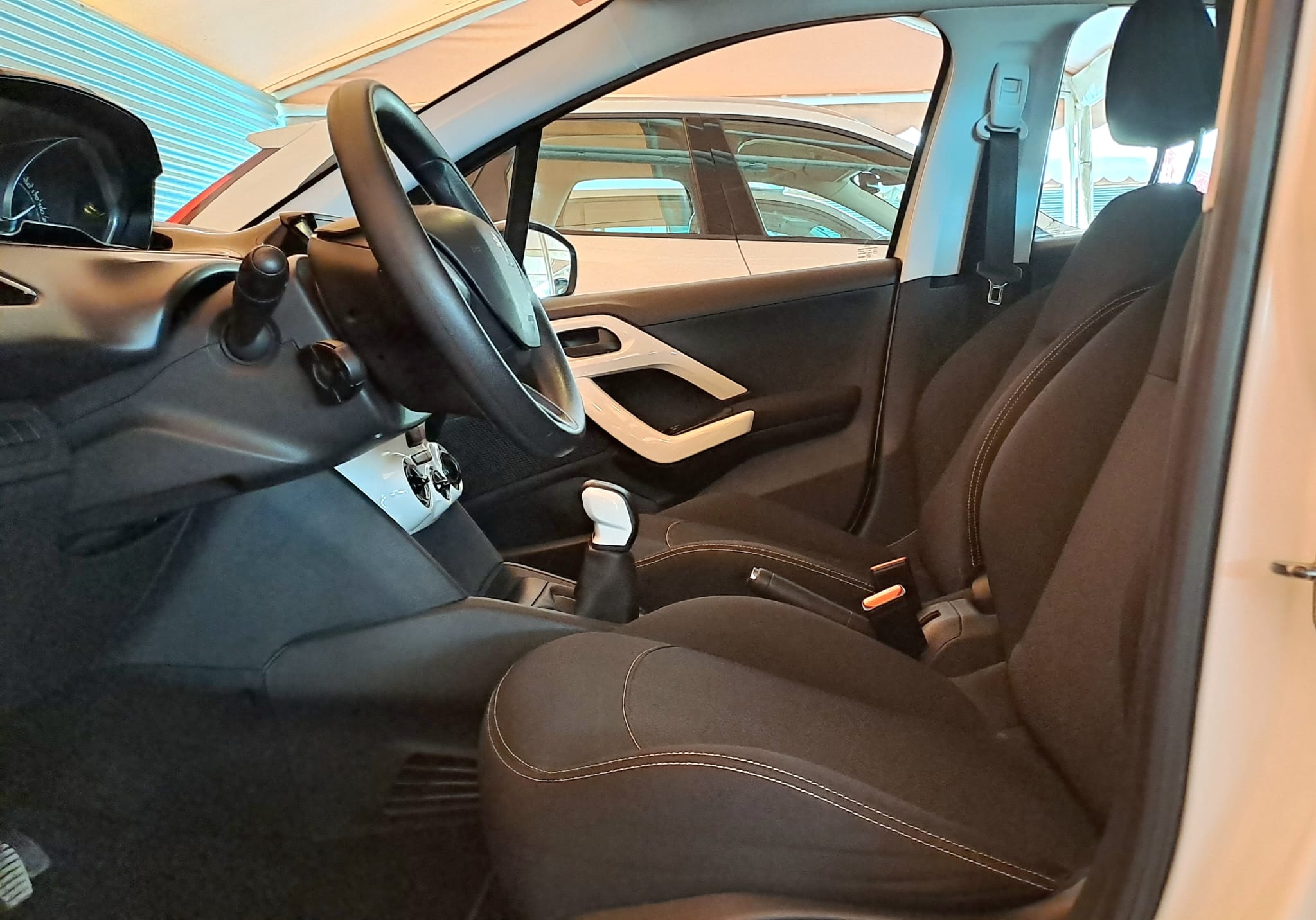PEUGEOT 208 HDI 75 CV