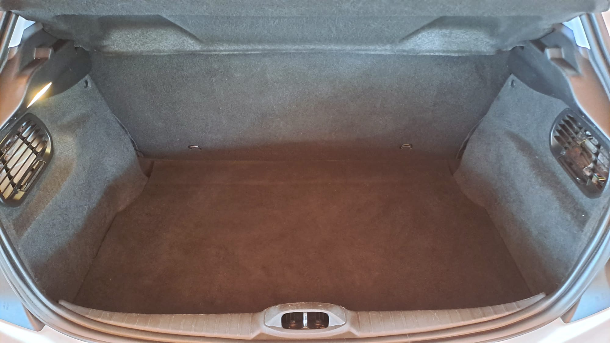 PEUGEOT 208 HDI 75 CV