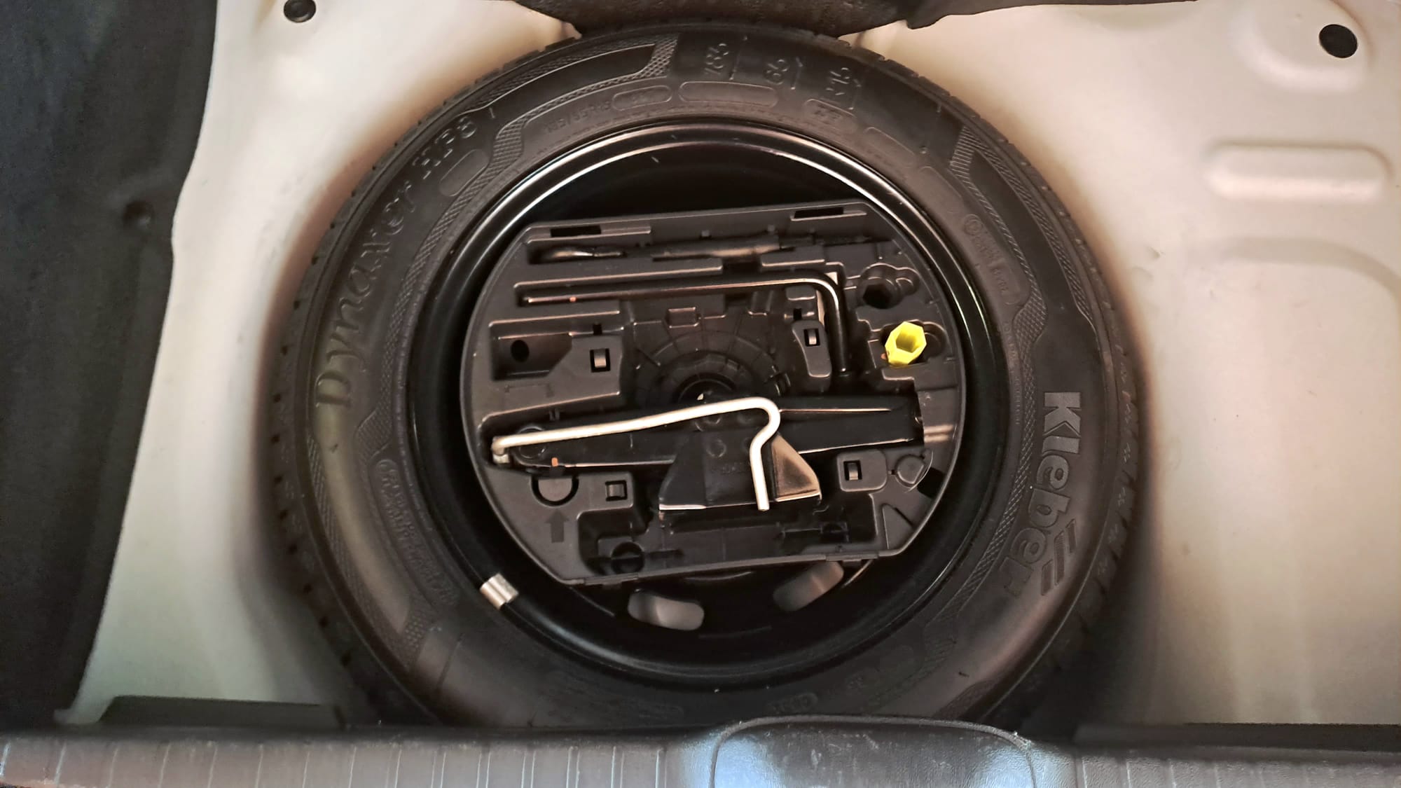 PEUGEOT 208 HDI 75 CV