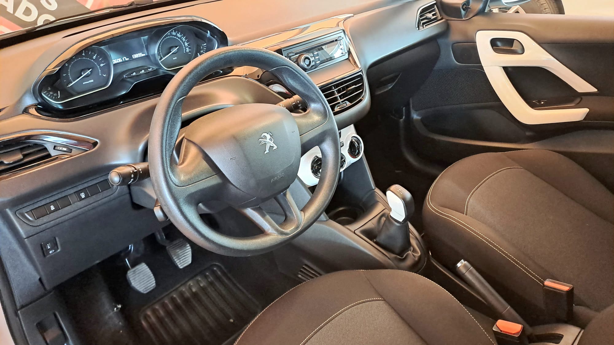 PEUGEOT 208 HDI 75 CV