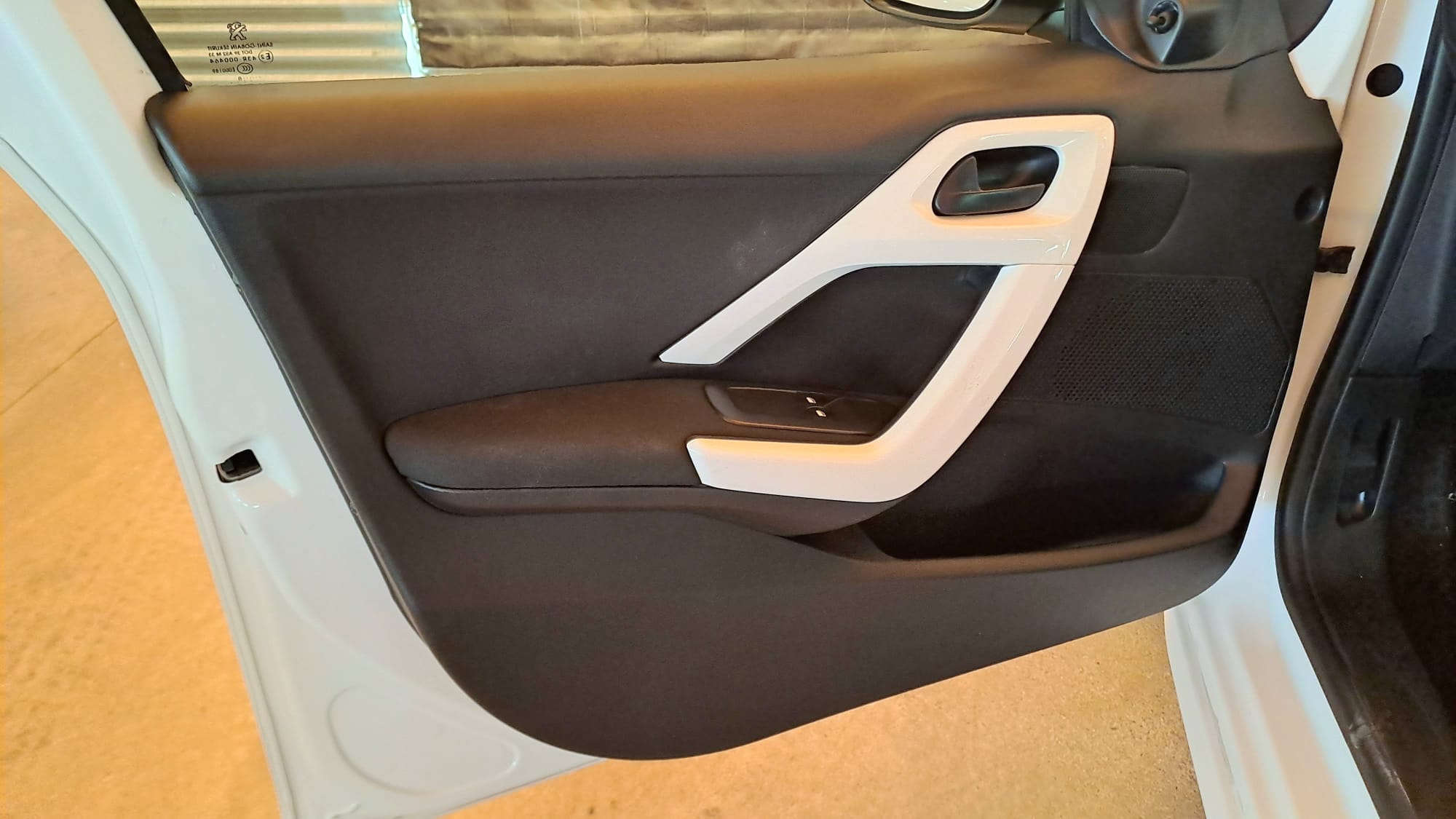 PEUGEOT 208 HDI 75 CV