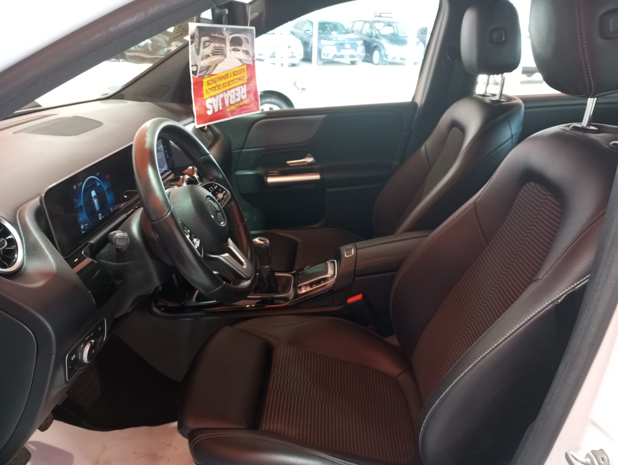 MERCEDES-BENZ B180D