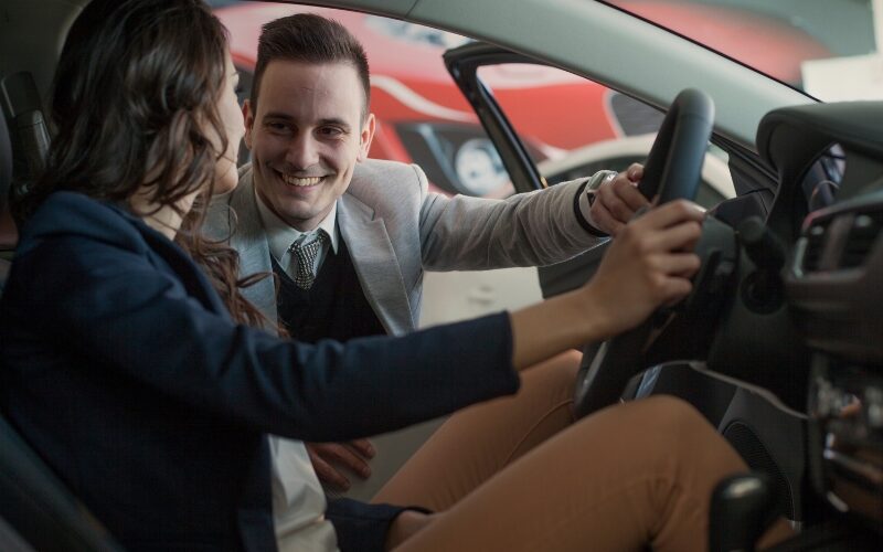 Qué tener en cuenta al comprar un coche de segunda mano: guía para una compra segura