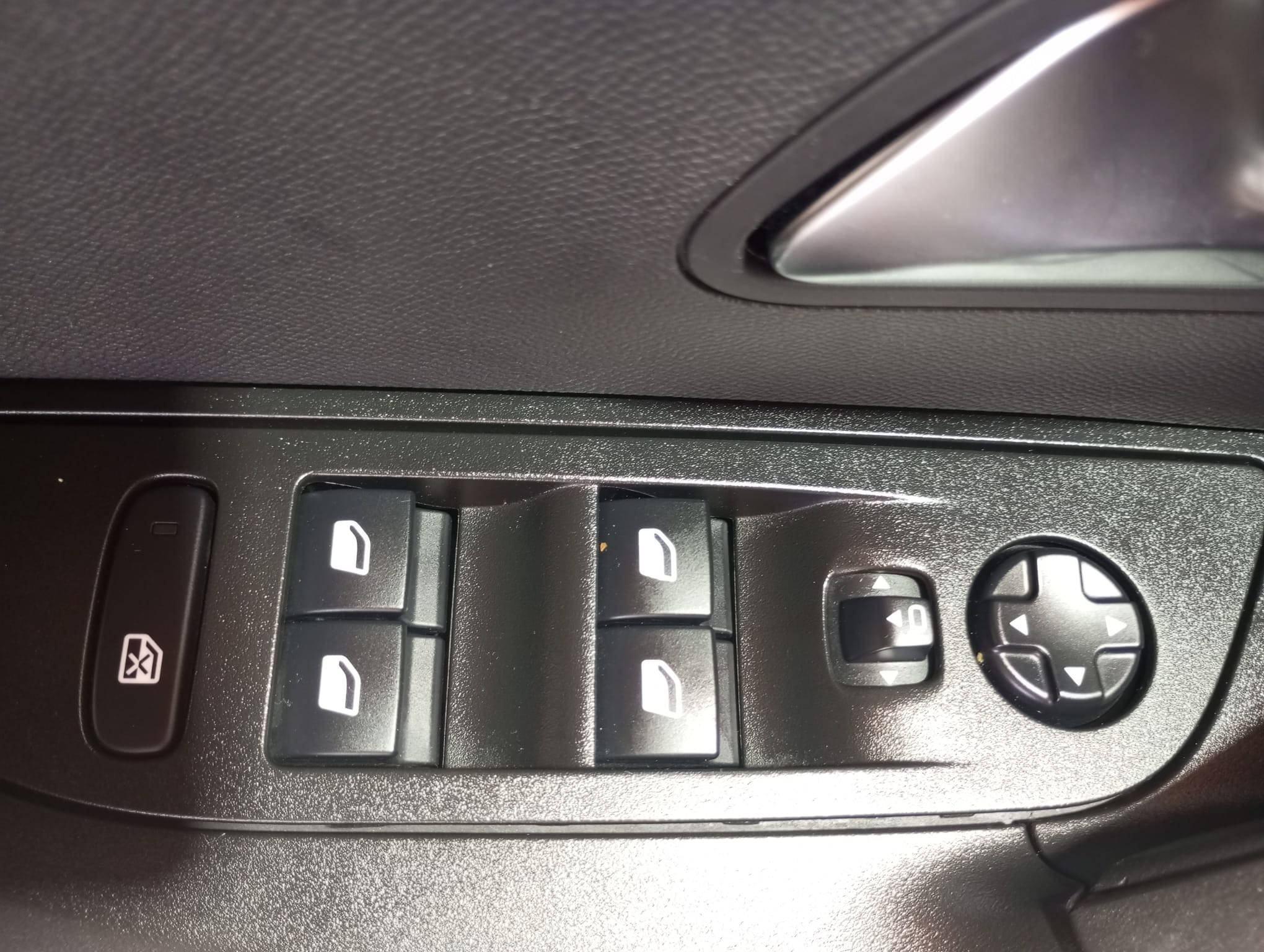 PEUGEOT 2008 HDI AUTOMATICO AVANT