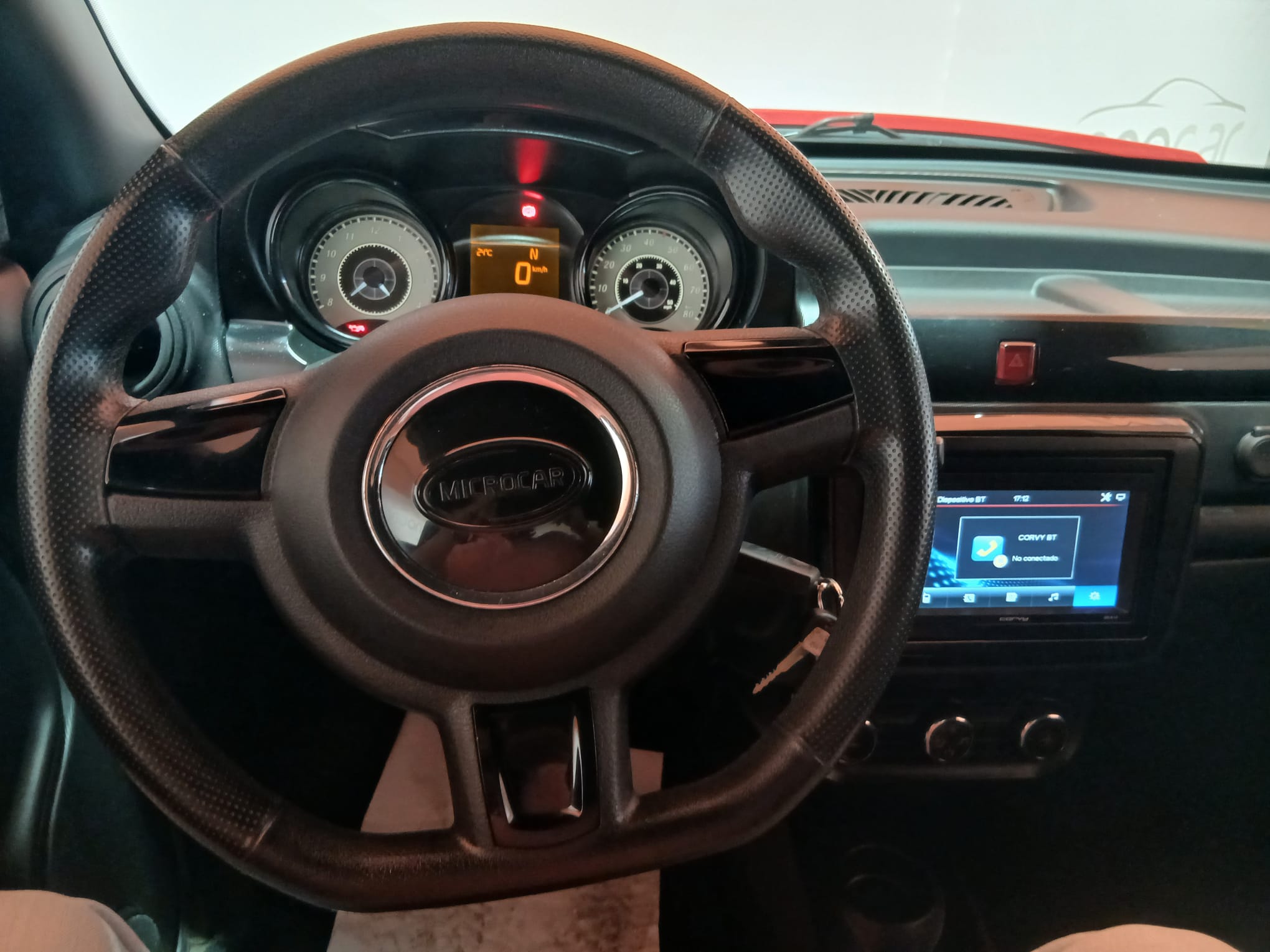 MICROCAR DUE PROGRESS ROJO-TECHO NEGRO