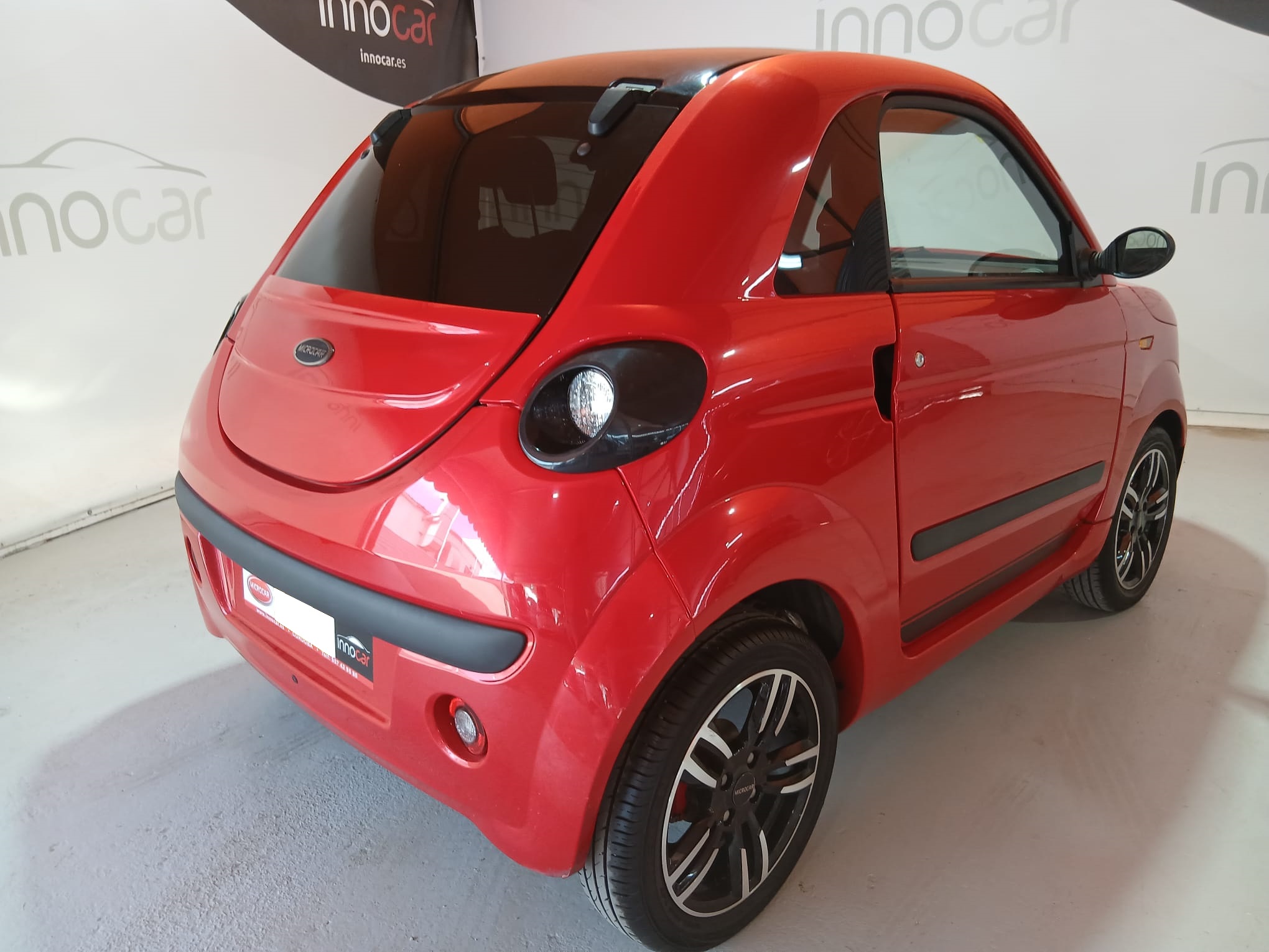 MICROCAR DUE PROGRESS ROJO-TECHO NEGRO