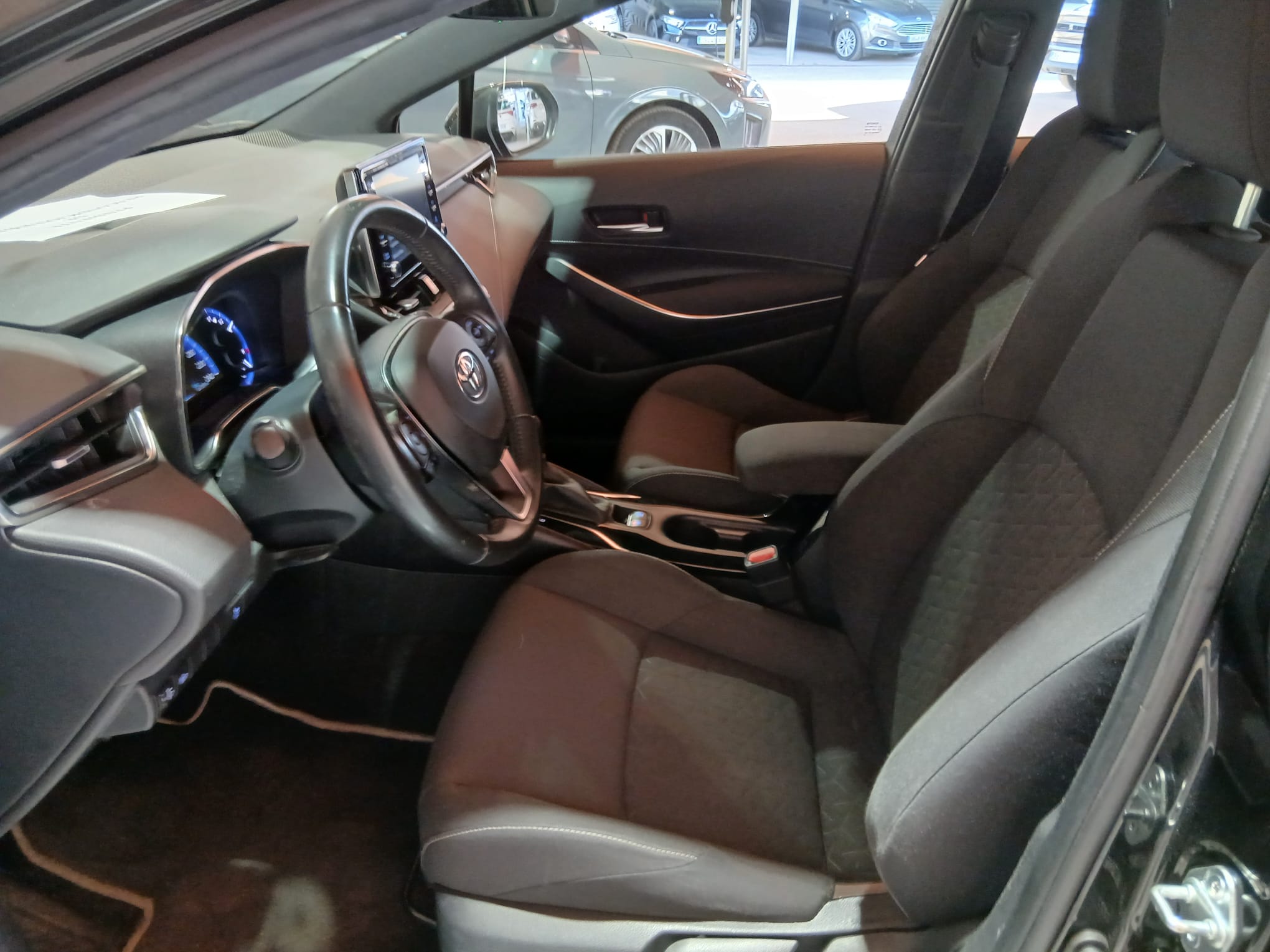 TOTOTA COROLLA 1.8 HIBRIDO