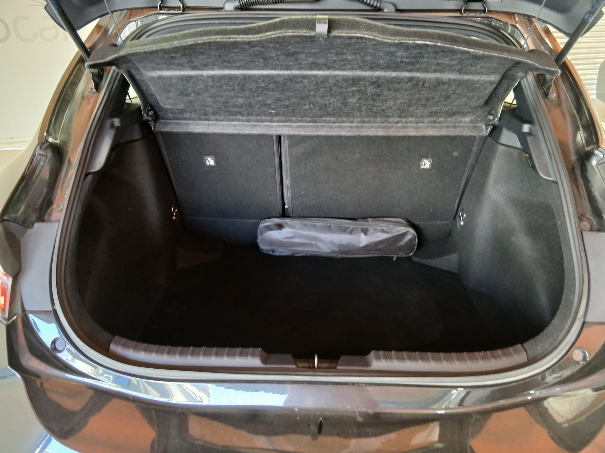 TOTOTA COROLLA 1.8 HIBRIDO