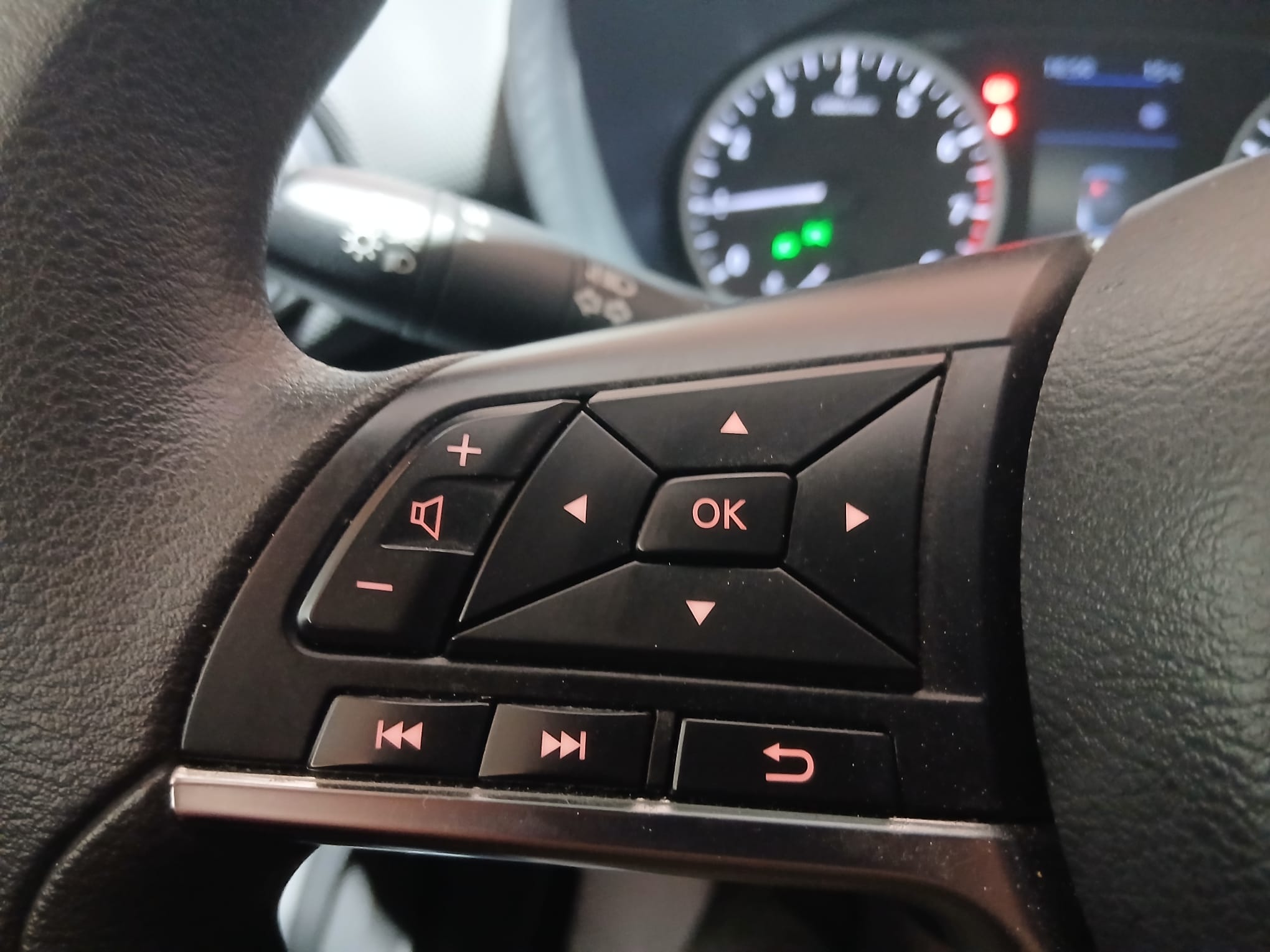 NISSAN JUKE 1.0 GASOLINA 115 CV