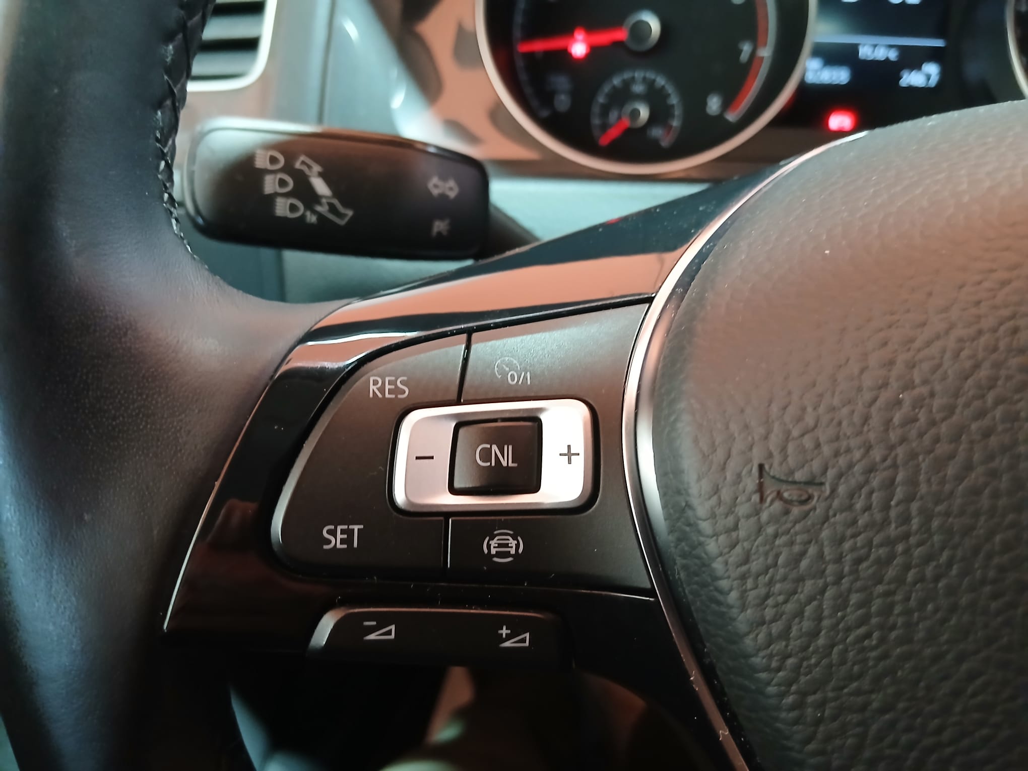 VOLKSWAGEN GOLF 1.0 GASOLINA 115 CV
