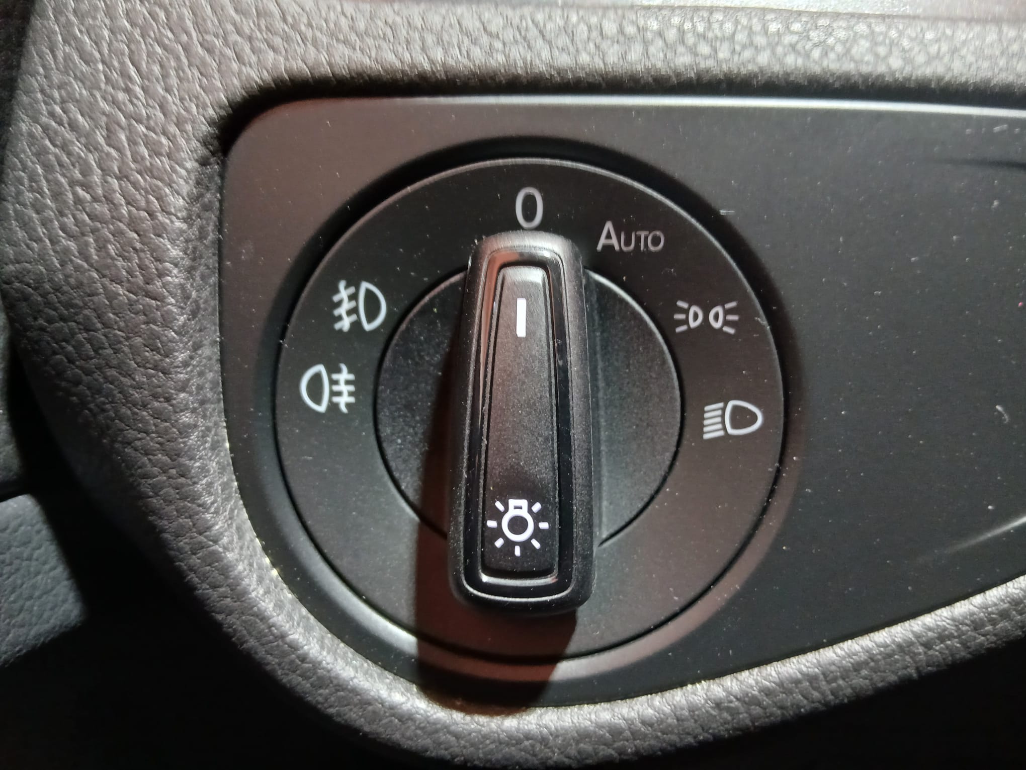 VOLKSWAGEN GOLF 1.0 GASOLINA 115 CV